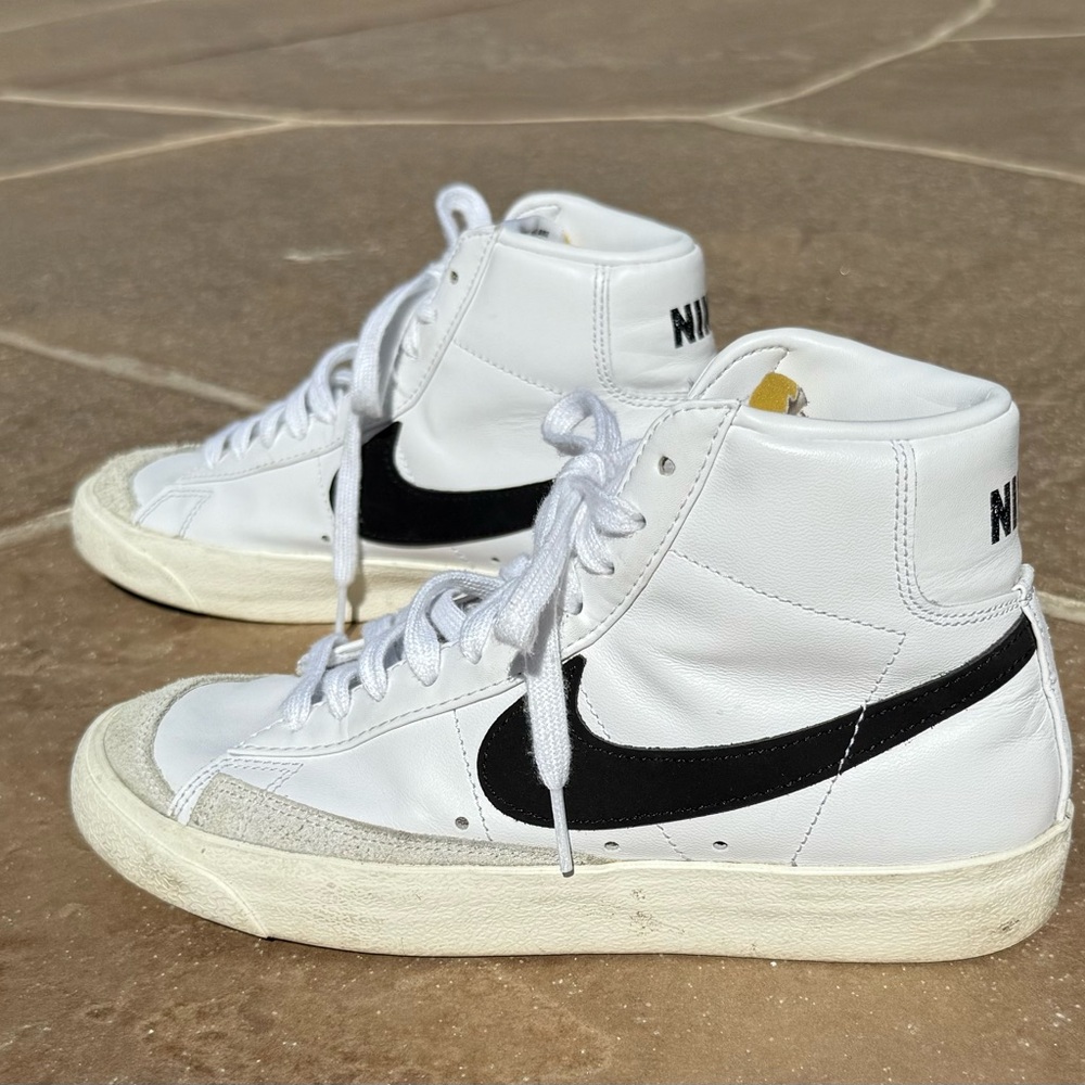 NIKE Blazer Mid '77 Womens Shoes size 7.5